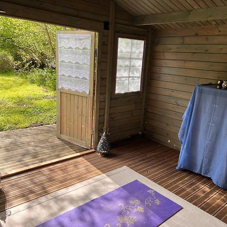 Les Trois Fenetres Bed & Breakfast Beauficel Екстериор снимка