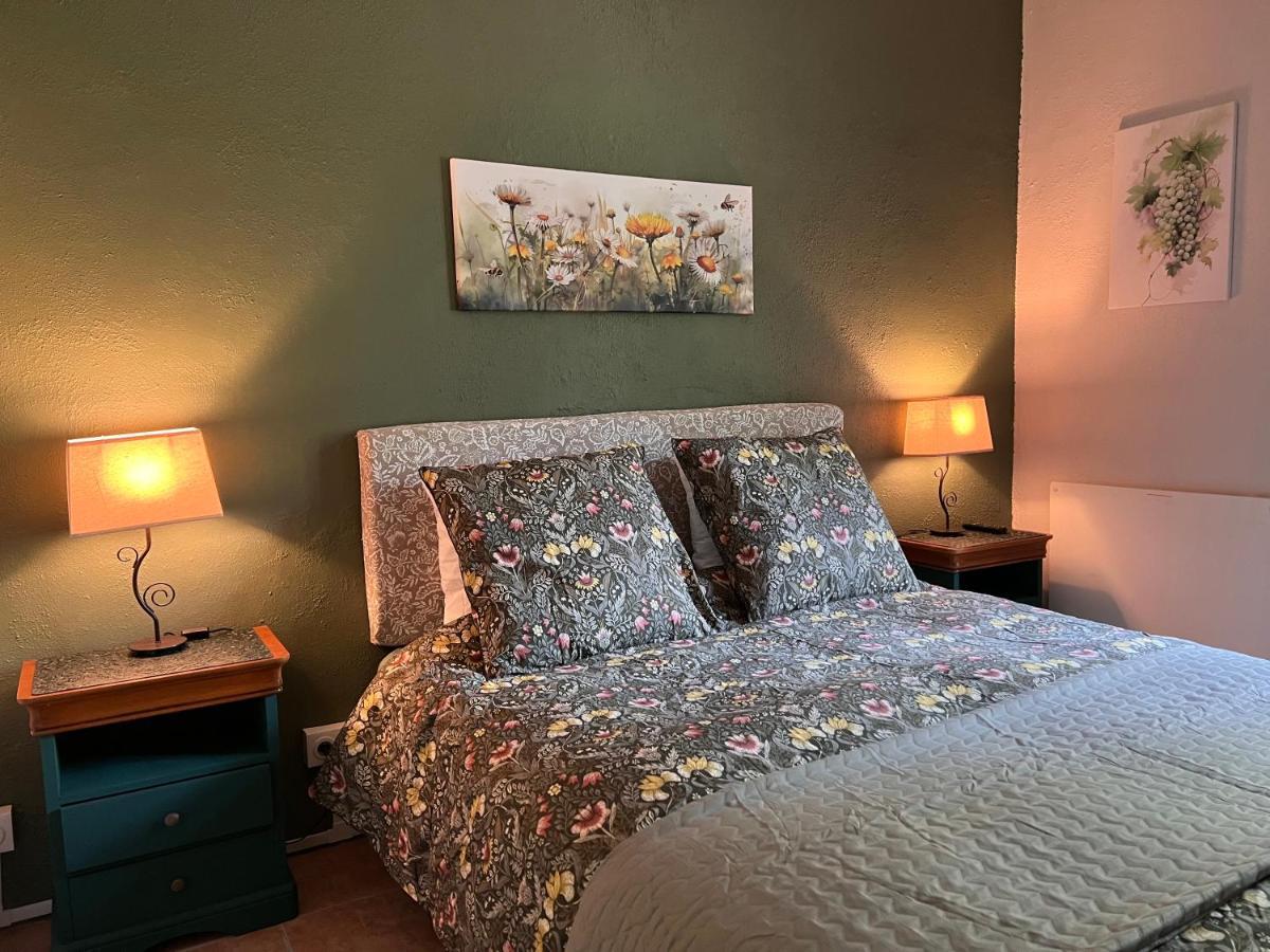 Les Trois Fenetres Bed & Breakfast Beauficel Екстериор снимка