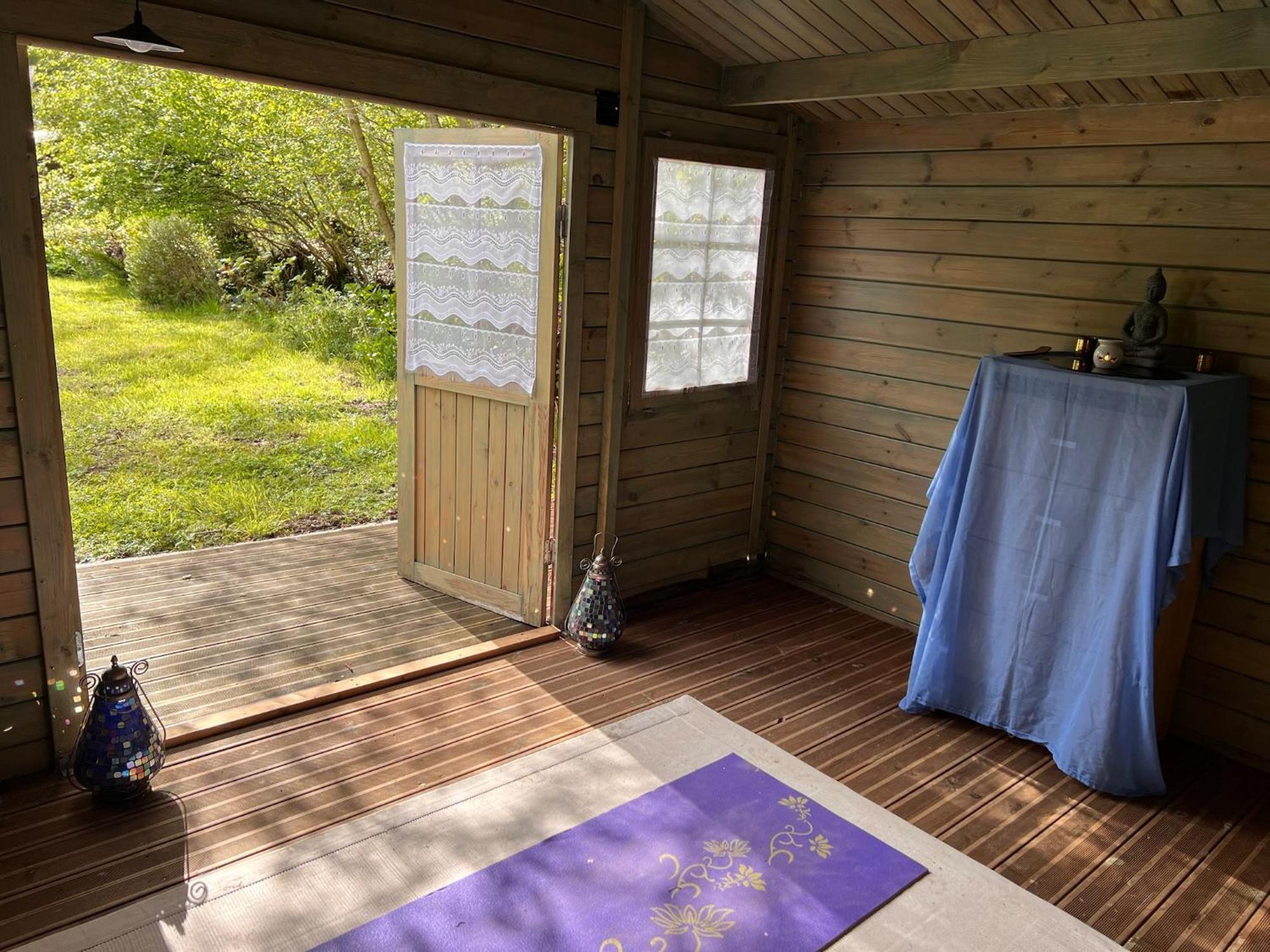 Les Trois Fenetres Bed & Breakfast Beauficel Екстериор снимка